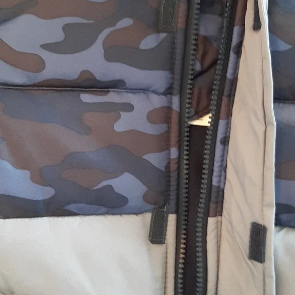 Carter's NWT 5-6 Camouflage Hooded Puffer Jacket